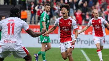 „Dann reißen wir hier alles ab!” Comeback der Ruhr-Klubs RWE und MSV lässt Krisenregion wieder lachen