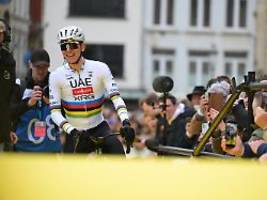 Bei Rot über Bahnschranke: Führerschein weg? Radsport-Gigant Pogacar bricht Regel