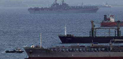 Iran-Krieg: Angriffe auf Gasfeld und US-Schiff – Fronten verhärten sich