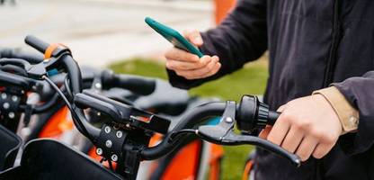 smartphone-halterungen für fahrräder im test: modelle von sks, contec, sp connect und mehr