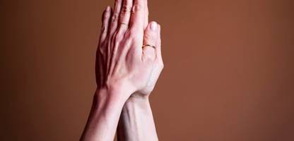 yoga und religion: »diese ganze wellnesssache hat einfach nicht bewirkt, was wir wollten«