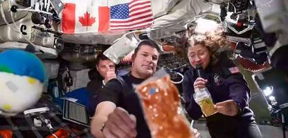 artemis 2 mondmission: nasa-crew zeigt speiseplan und sendet feiertagsgruß