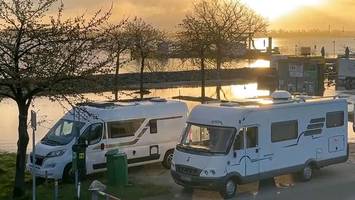 Hochwasser überrascht Camper an der Elbe: Imbisswirt wird zum Helden
