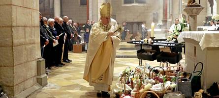 Eine besondere Botschaft zu Ostern: Bischof Bertram predigt ein Lob auf die Frauen