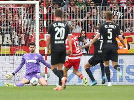 Paulis Torwart Nikola Vasilj: Einfach wäre ja auch langweilig