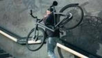 e-bikes: 17 kilometer auf einem ultramoderenen e-bike. macht pendeln so spaß?