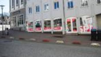 schleswig-holstein: angriffe gegen parteibüros in kiel und flensburg