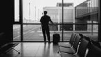 Wehrpflichtgesetz: Als Mann länger ins Ausland? Warum die Bundeswehr da mitreden könnte