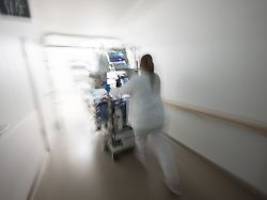 Anlaufstellen finden  : Unzufrieden im Krankenhaus? Das kann man tun