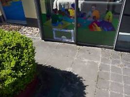 Eine neue Eskalationsstufe: Rechtsextreme attackieren Parteizentralen in Flensburg und Kiel