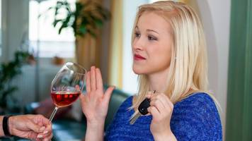 emma (35) trinkt seit einem jahr keinen alkohol: „ich trank, um nicht abgelehnt zu werden“