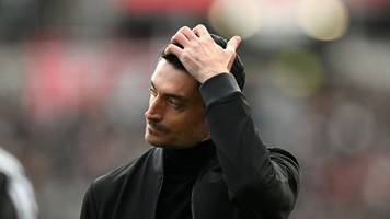 Frankfurt-Trainer Riera irritiert immer stärker – vertreibt er jetzt schon Uzun?