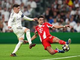 fc bayern in der champions league: pavlovic wechselt in der halbzeit die schuhe