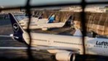 Flugverkehr: Flugbegleiter der Lufthansa streiken am Freitag