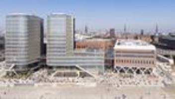 Westfield Hamburg-Überseequartier: Wo geht's hier zu diesen Plaketten?