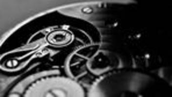 watches and wonders in genf: dicke wecker fürs dicke portemonnaie