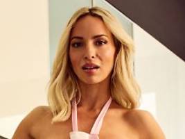 die currywurst-frau legt ab: goodbye goodbye deutschland!, hallo playboy