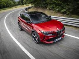 Erstes Elektroauto der Italiener: Alfa Romeo Junior Veloce - Spaßmacher mit kleinen Schwächen