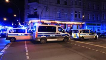 Mann will Barstreit schlichten – und wird lebensgefährlich verletzt