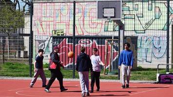 Nach Anwohner-Beschwerden: Körbe auf Berliner Basketballplatz entfernt