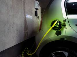spritpreise: die e-mobilität könnte boomen – wenn die regierung das vertrauen nicht zerstört