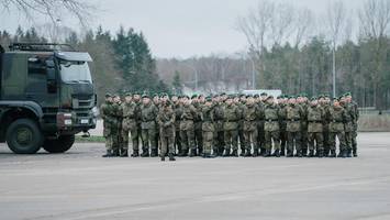 Spannendes Fotoprojekt „Stillgestanden“ – wie es für Frauen beim Bund ist