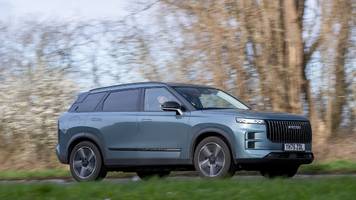 chinas preisgünstiger range rover ist gerade zum meistverkauften auto großbritanniens geworden