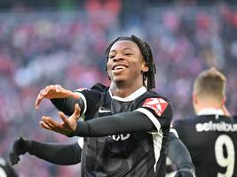 sc freiburg in der europa league: unterwegs mit siebenmeilenstiefeln