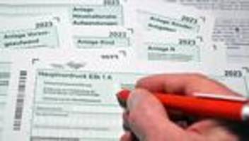 Einfachere Steuererklärung: Finanzamt kann für erste Bürger Steuerklärung übernehmen