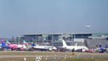 Luftverkehr: Zahl der Passagiere am Flughafen Hamburg stagniert