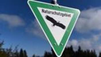 Umweltvergehen: Unbekannte waschen Autos im Naturschutzgebiet