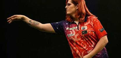 darts: pdc schließt trans athletinnen wie noa-lynn van leuven von frauenturnieren aus