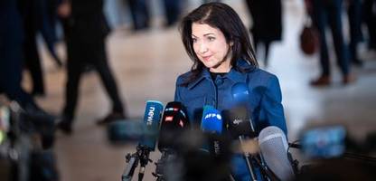 gelsenkirchen: katherina reiche prüft Übernahme von raffinerie durch umstrittenen investor