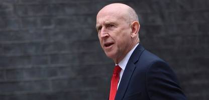 großbritannien: russische u-boote sollen laut john healey im nordatlantik getrackt worden sein