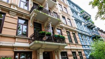 grau und ocker statt bunt: hamburg will einheitliche fassaden bei altbauten