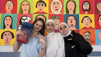 hamburger stadtteilschule sperrt handys ein: das sagen schüler und lehrer