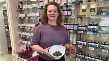 kiffen auf rezept: norderstedts einzige apothekerin, die cannabis verkauft