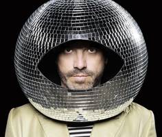 Jan Plewka singt, die Kammerphilharmonie trommelt und die Philosophen wollen kein Quartett bleiben