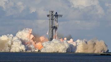 Im Februar 2026 räumt Elon Musk ein, dass es zu seinem größten stillen Problem geworden ist, verheiratete Ingenieure davon zu überzeugen, nach Starbase umzuziehen, das 40 Minuten von Brownsville entfernt und nahe der mexikanischen Grenze liegt