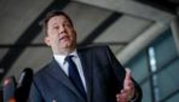 Energiekrise: Lars Klingbeil lädt zu Spritpreis-Krisengipfel