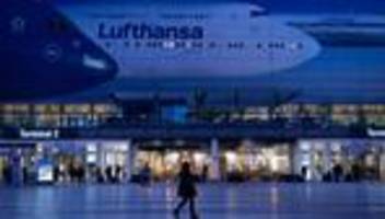 Tarifkonflikt Kabine: Lufthansa-Flugbegleiter streiken - 400 Ausfälle in München