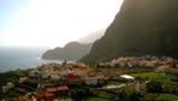 Unfall auf La Gomera: Bus stürzt auf Kanaren-Insel Böschung hinab – ein Toter