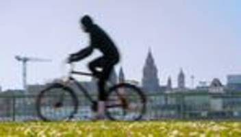 verkehr und freizeit: letztes ferienwochenende – sonne, stau und streik in hessen