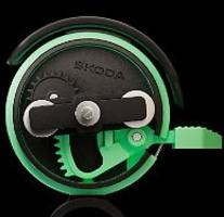 Klingeln gegen riskante Stille: Skoda trickst Noise-Cancelling-Kopfhörer aus