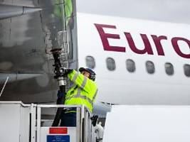 Systemischer Mangel droht: Europäische Flughäfen warnen: In drei Wochen geht das Kerosin aus