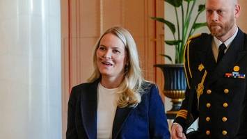 mette-marit leidet an lungenfibrose – prinzessin zeigt sich mit sauerstoffgerät