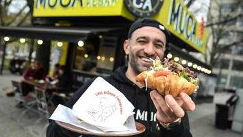 Hype im Netz: So schmeckt das „geile Döner-Croissant“ in Berlin-Kreuzberg
