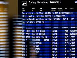 lufthansa: streik der flugbegleiter trifft tausende urlauber