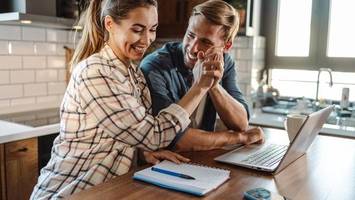 ungleiche gehälter in der ehe: experte warnt vor finanzieller falle