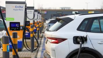 preise für Öl und gas bleiben hoch: kommt jetzt der e-auto-boom?